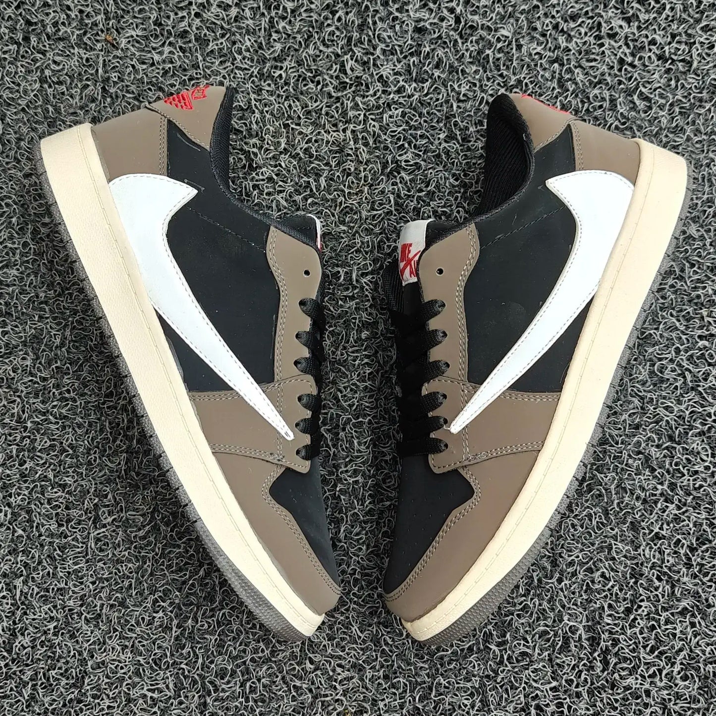 Travis Scott Mocha