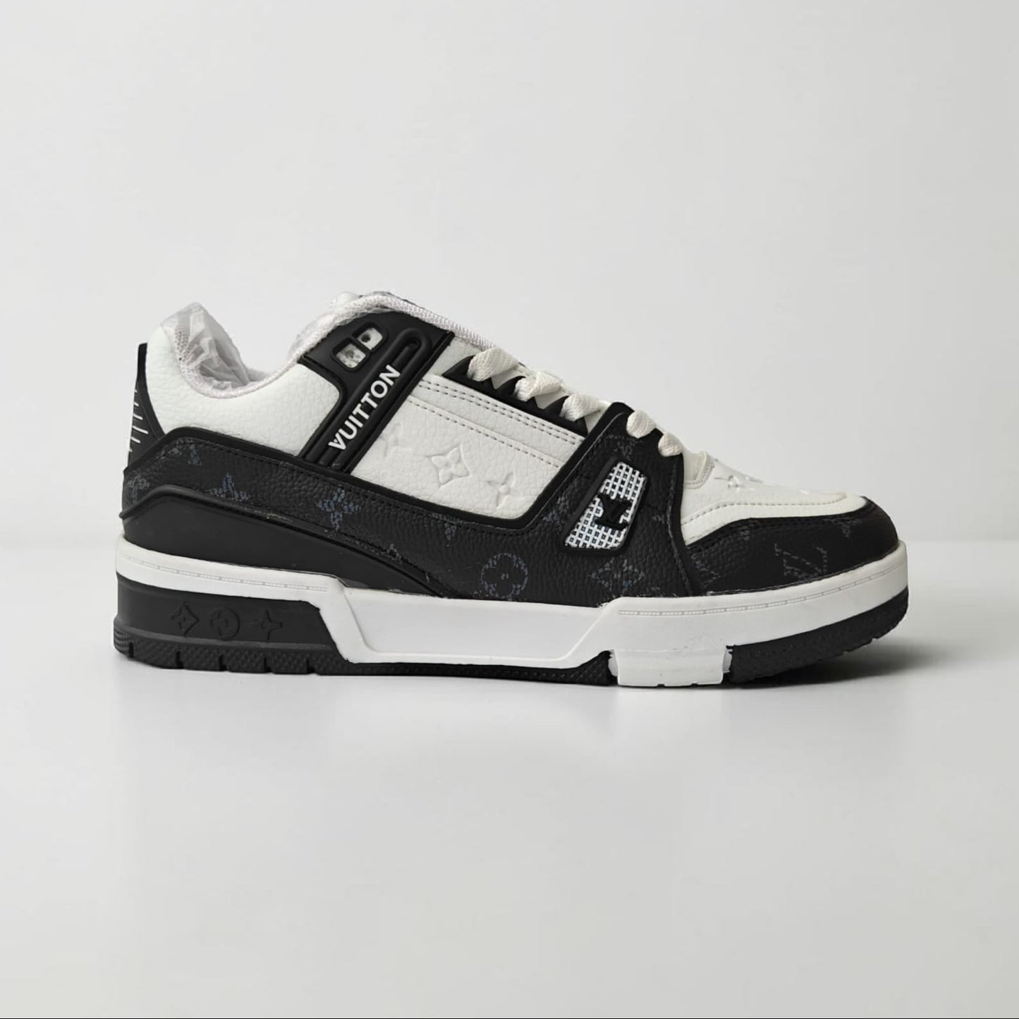 Trainer 1 Black/White