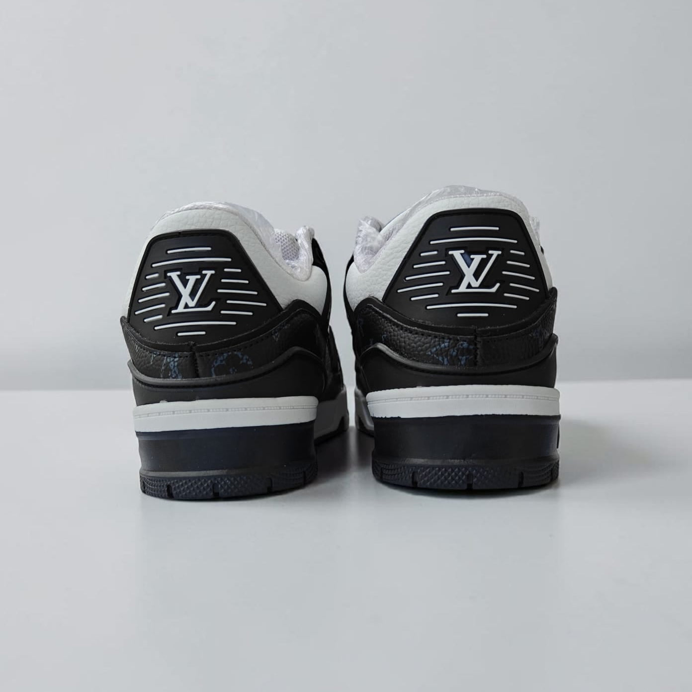 Trainer 1 Black/White