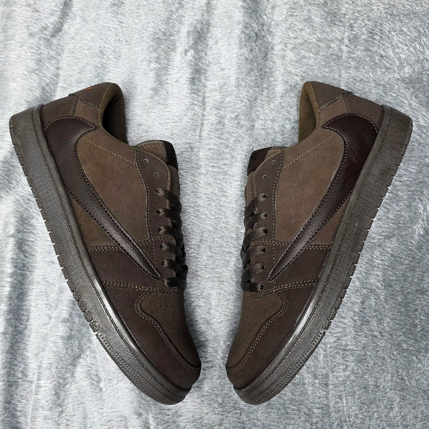Travis Scott Velvet